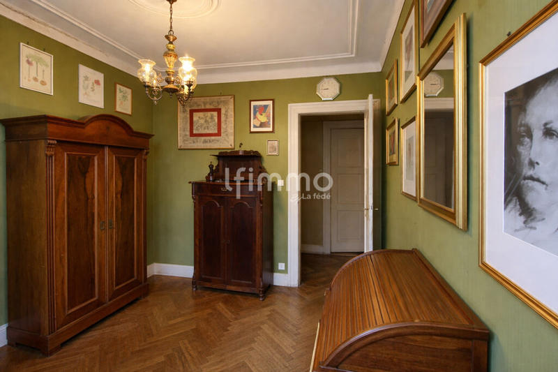 Demeure - 172 m² - 9 pièces