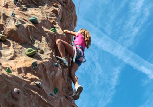 Espace « Aventures et sensations » : karting, escalade, Laser Game