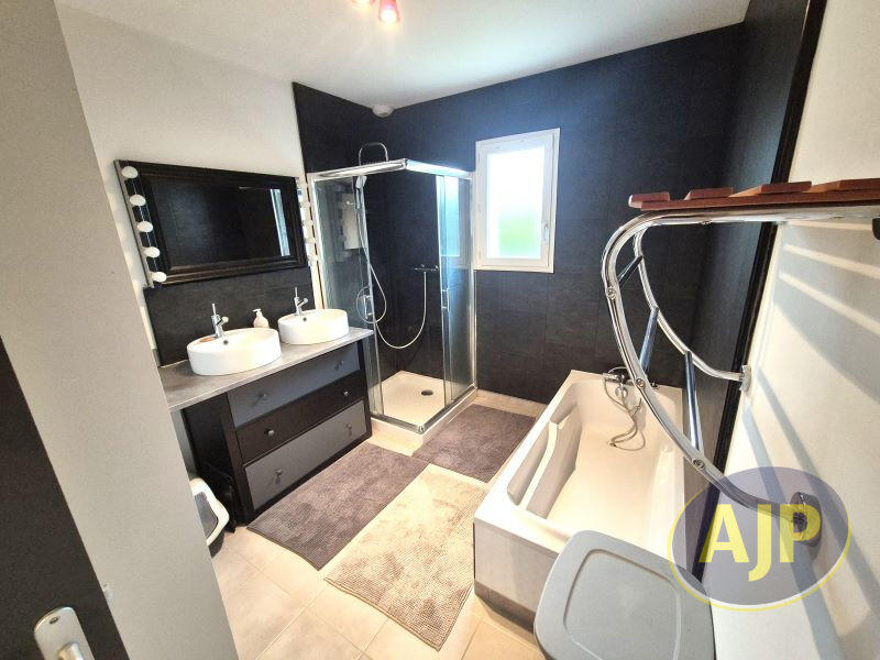 Maison - 76 m² - 3 pièces