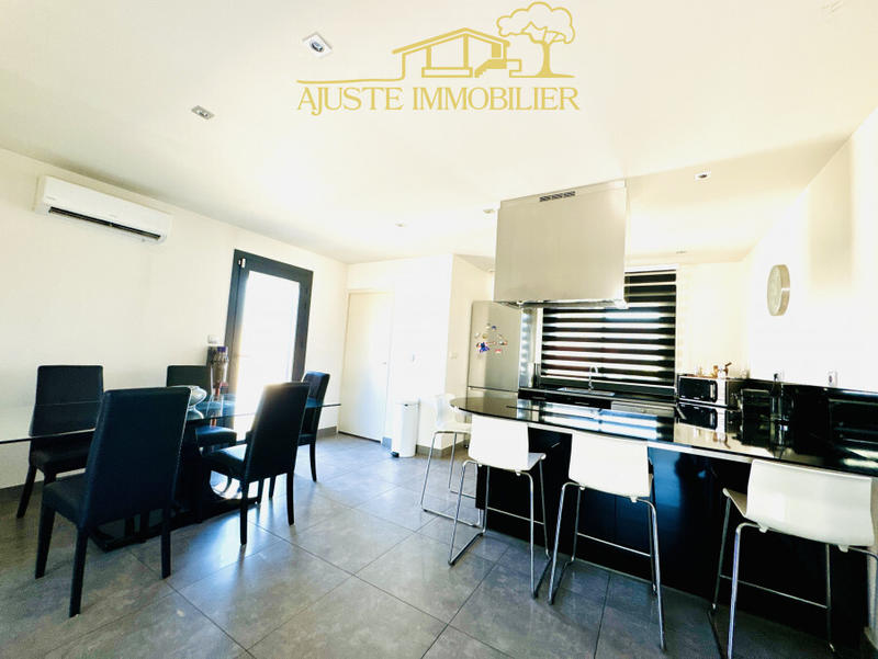 Maison - 96 m² - 4 pièces