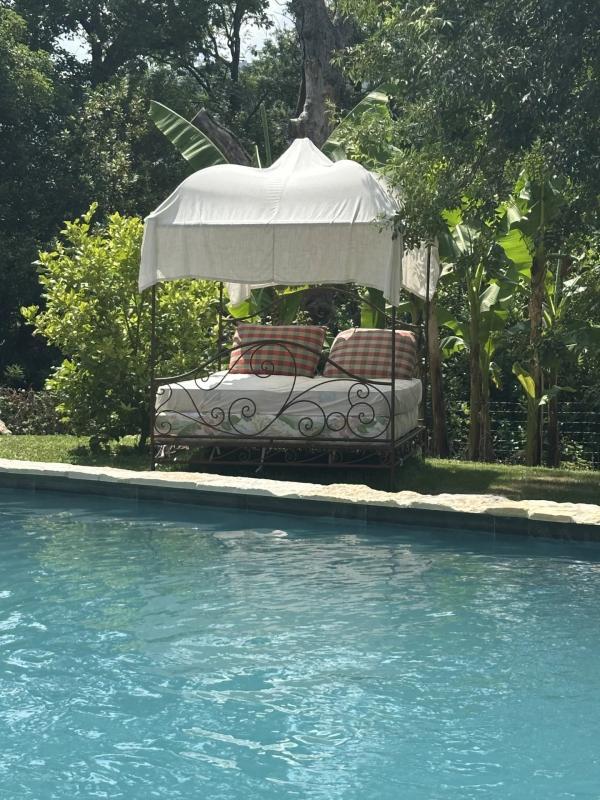 Propriété - 230 m² - 10 pièces