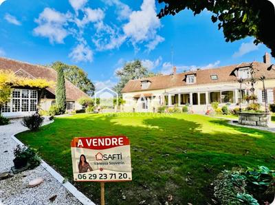 Maison - 277 m² - 8 pièces