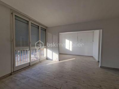 Appartement - 82 m² - 4 pièces