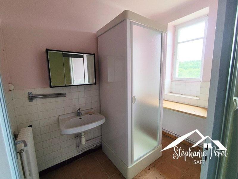 Maison - 256 m² - 13 pièces