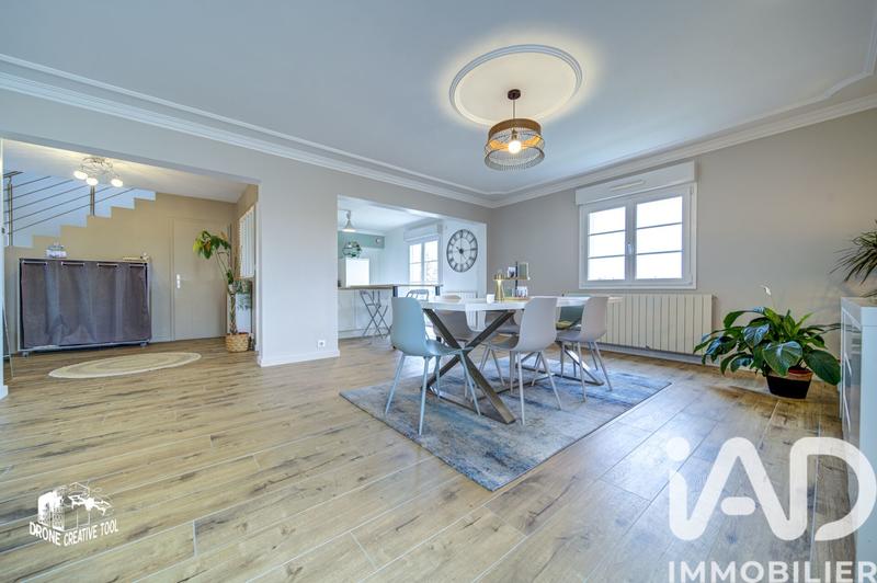 Maison - 202 m² - 6 pièces