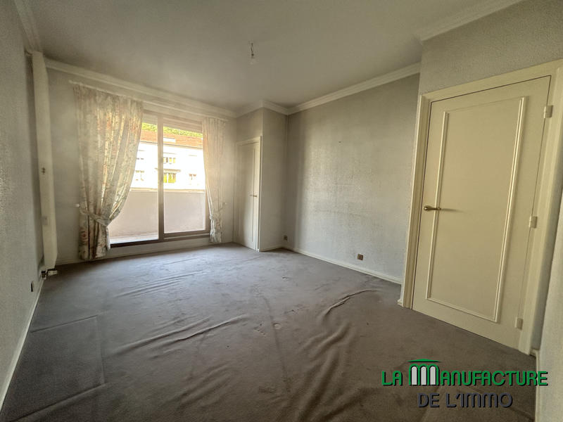 Appartement - 151 m² - 6 pièces