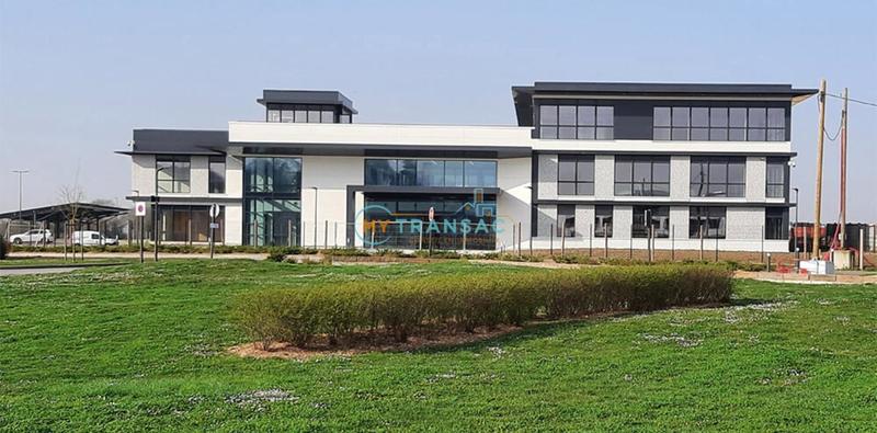 Local d'activités - 2 500 m²