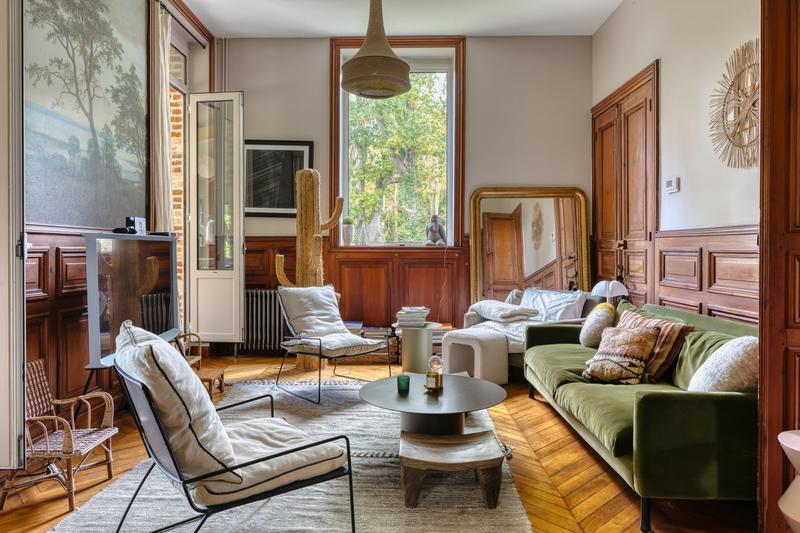 Maison - 313 m² - 13 pièces