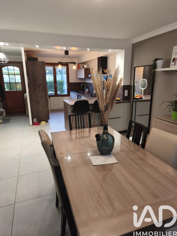 Maison - 90 m² - 5 pièces