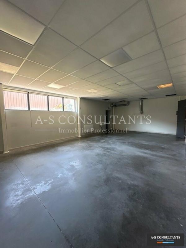 Entrepôt - 636 m²