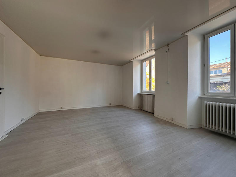 Immeuble - 214 m² - 9 pièces