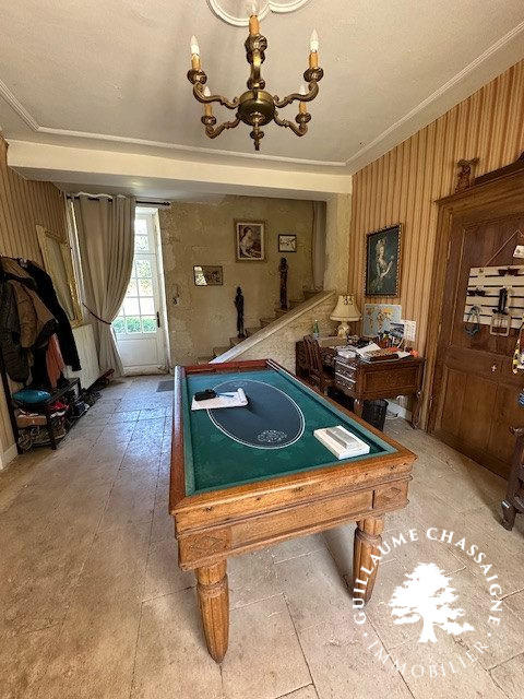 Maison traditionnelle - 250 m² - 9 pièces