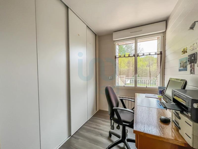 Maison traditionnelle - 363 m² - 10 pièces