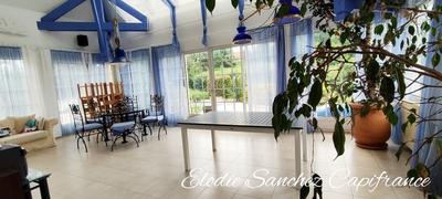 Maison - 401 m² - 10 pièces