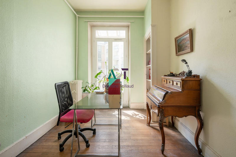 Appartement - 179 m² - 7 pièces