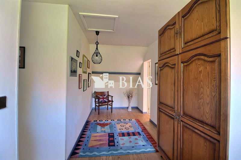 Maison traditionnelle - 187 m² - 7 pièces