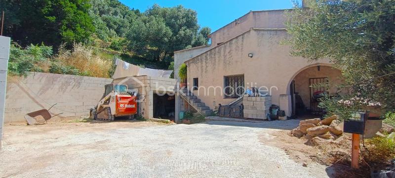 Villa - 276 m² - 11 pièces