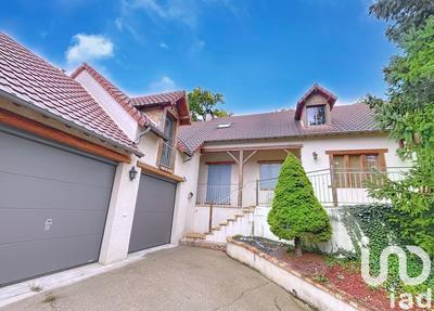 Maison - 200 m² - 8 pièces