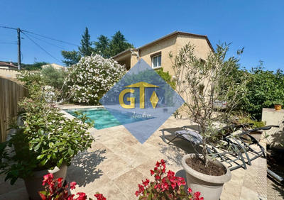 Maison - 204 m² - 9 pièces