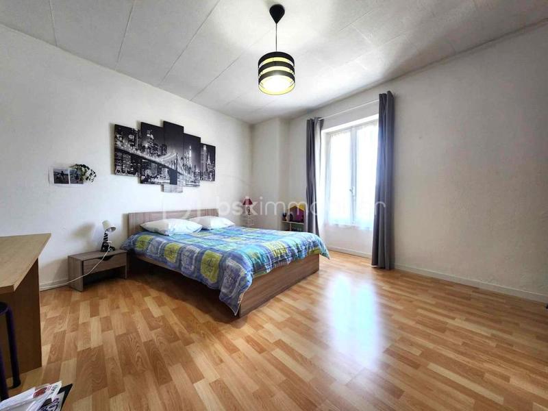 Maison traditionnelle - 208 m² - 8 pièces