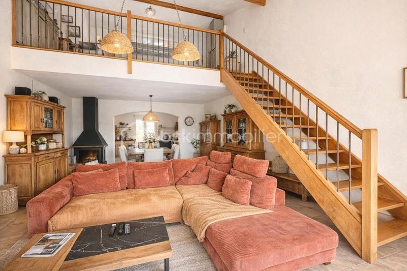 Maison traditionnelle - 136 m² - 6 pièces