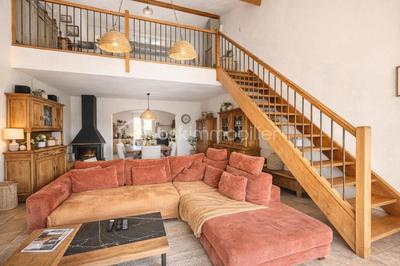 Maison traditionnelle - 136 m² - 6 pièces