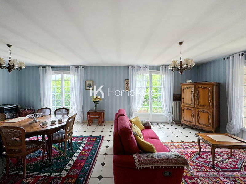 Maison - 180 m² - 6 pièces