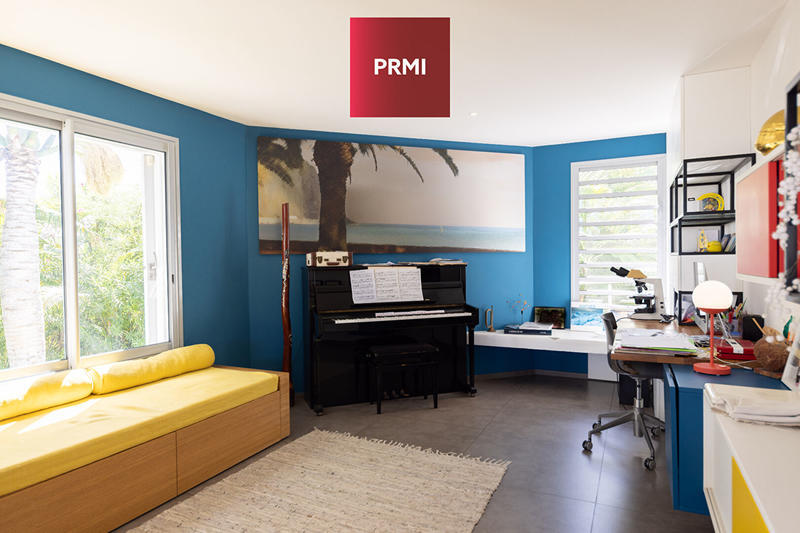 Maison - 235 m² - 8 pièces