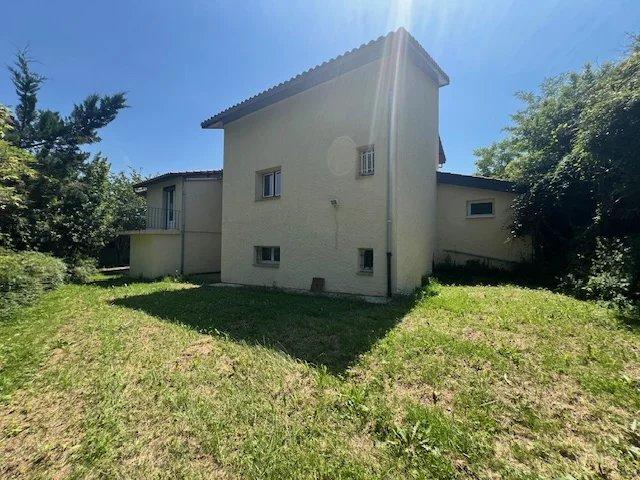 Maison de village - 296 m² - 10 pièces