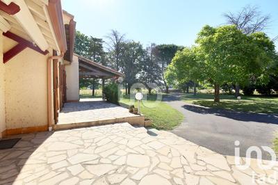 Maison - 220 m² - 7 pièces