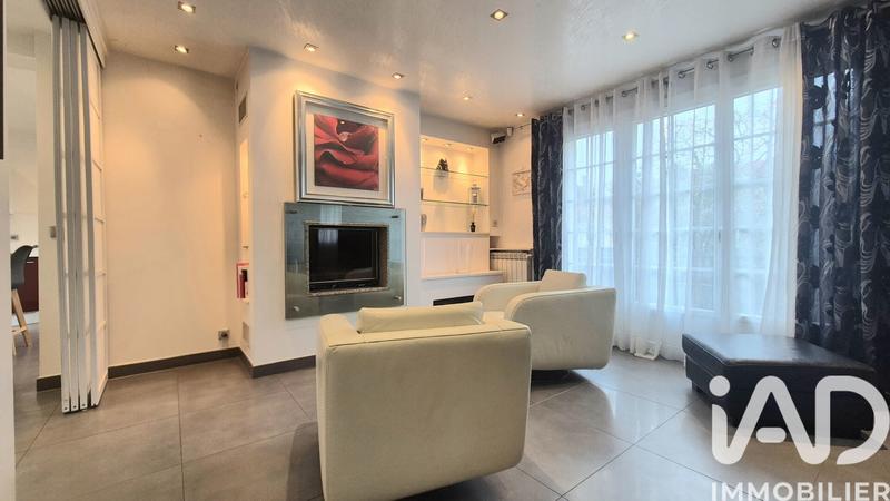 Maison - 230 m² - 7 pièces