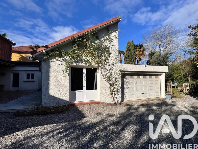 Maison - 241 m² - 7 pièces