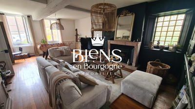 Maison - 259 m² - 8 pièces