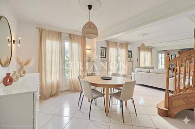 Maison - 164 m² - 8 pièces