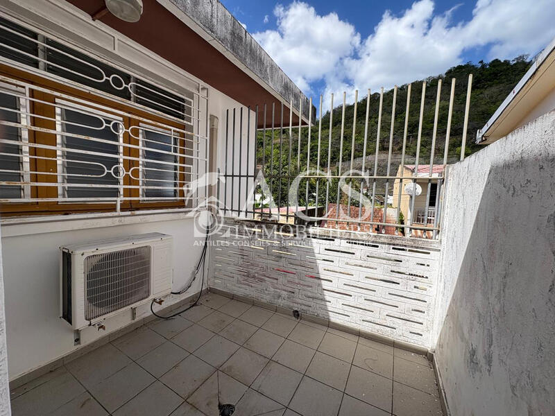 Maison - 204 m² - 5 pièces