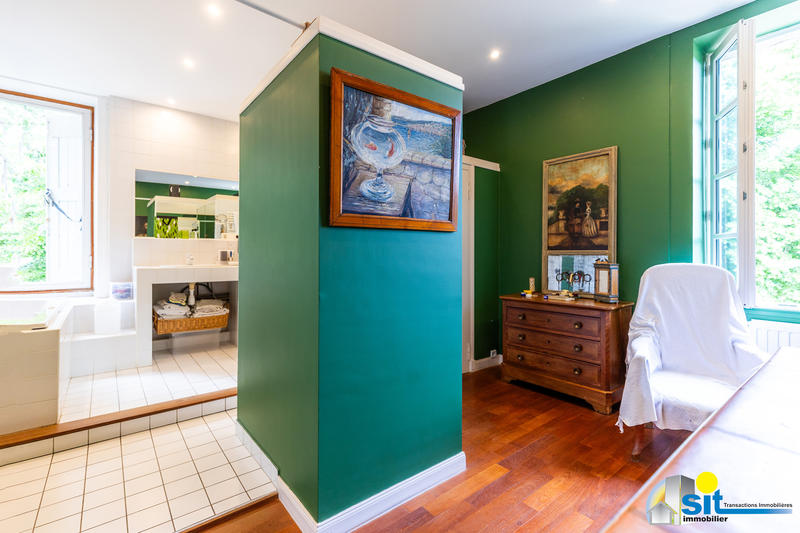 Propriété - 320 m² - 12 pièces