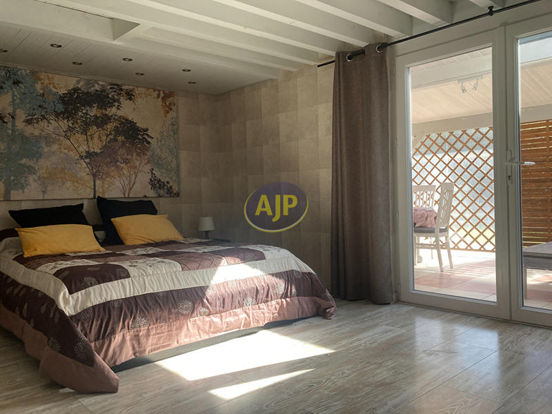 Villa - 180 m² - 7 pièces