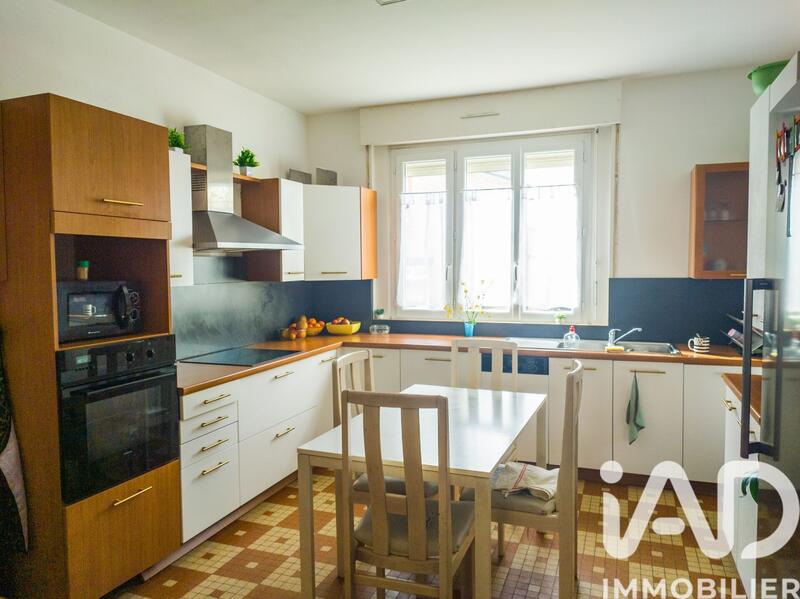 Maison - 187 m² - 8 pièces