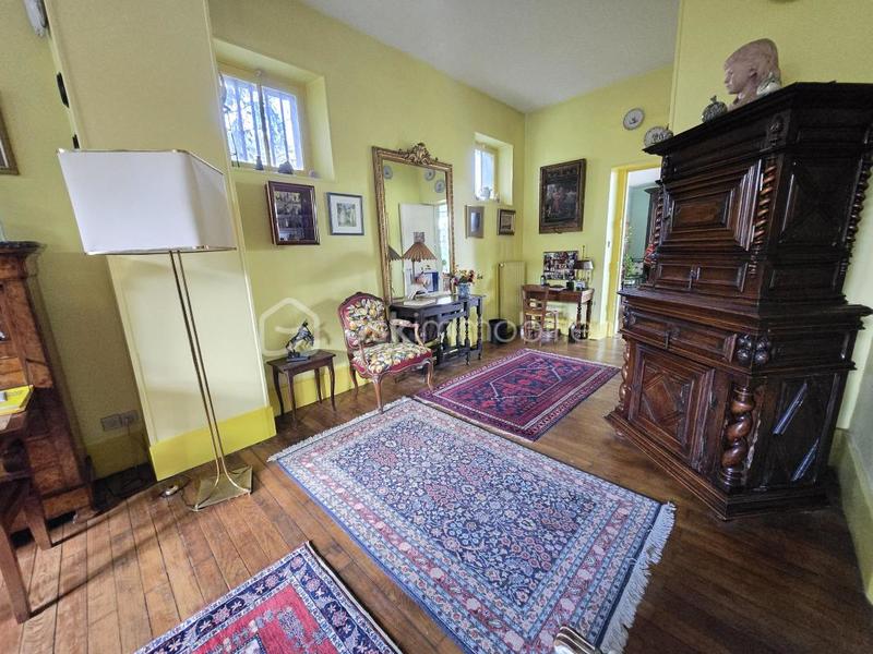 Maison de ville - 284 m² - 11 pièces