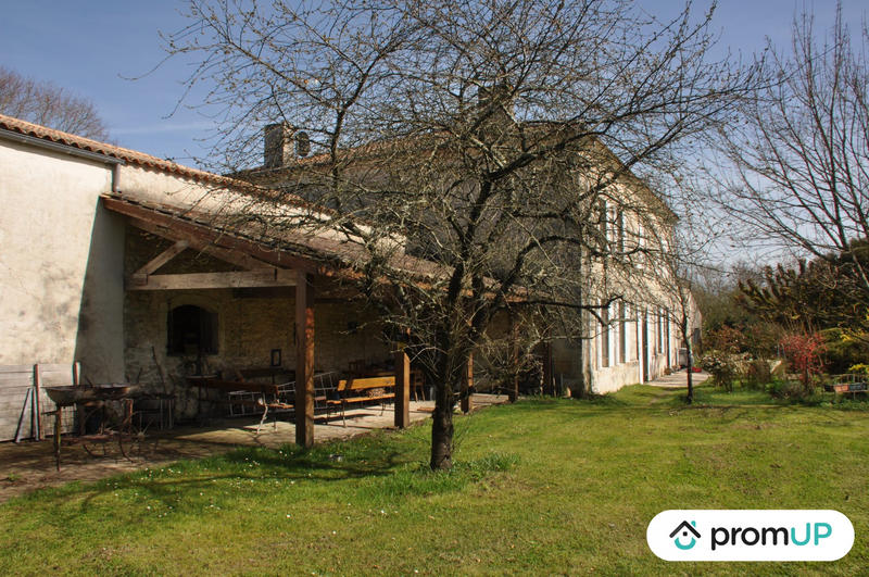 Maison ancienne - 300 m² - 7 pièces