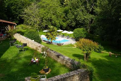 Maison - 550 m² - 16 pièces