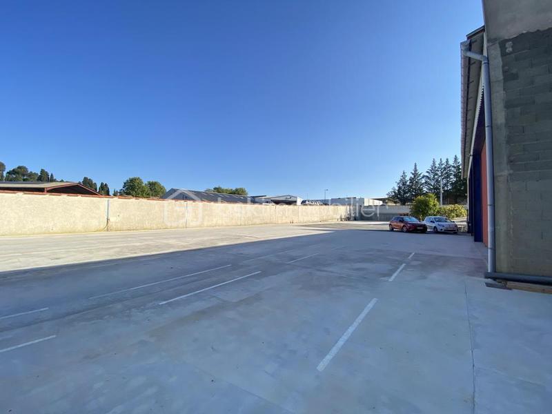 Entrepôt - 158 m² - 8 pièces