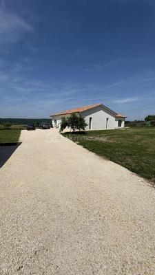 Maison - 207 m² - 5 pièces