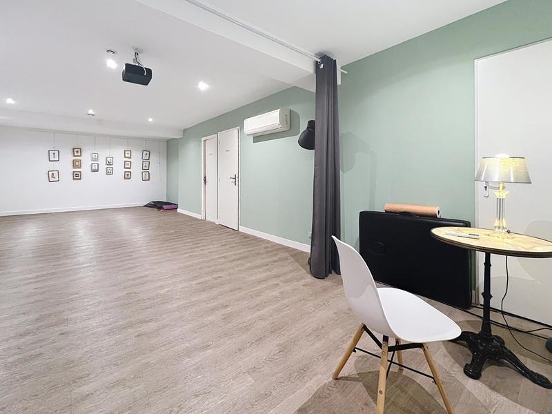 Local commercial - 150 m² - 5 pièces