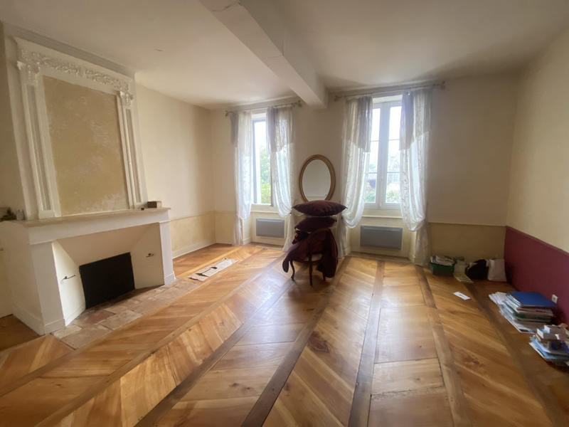 Maison - 320 m² - 11 pièces