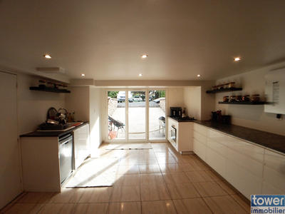 Maison - 220 m² - 7 pièces