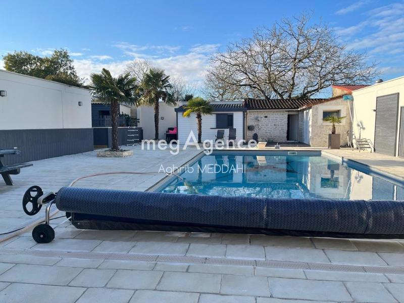 Maison - 201 m² - 8 pièces