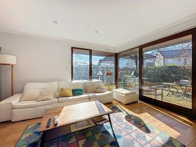 Maison - 220 m² - 9 pièces