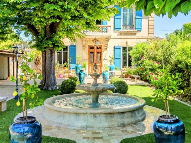 Maison de maîtres - 480 m² - 8 pièces