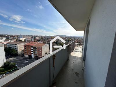 Appartement - 70 m² - 4 pièces